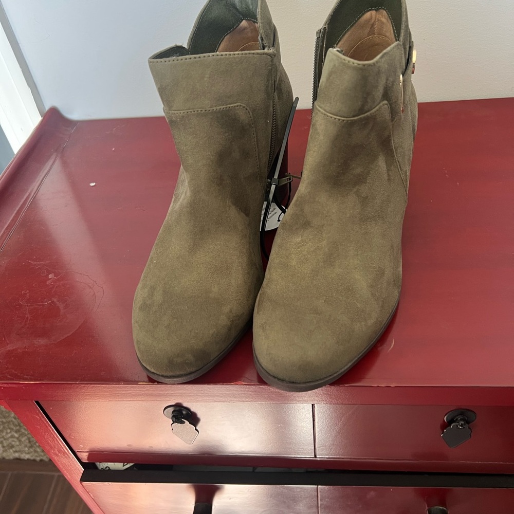 Giani Bernini Olive Ankle Booties